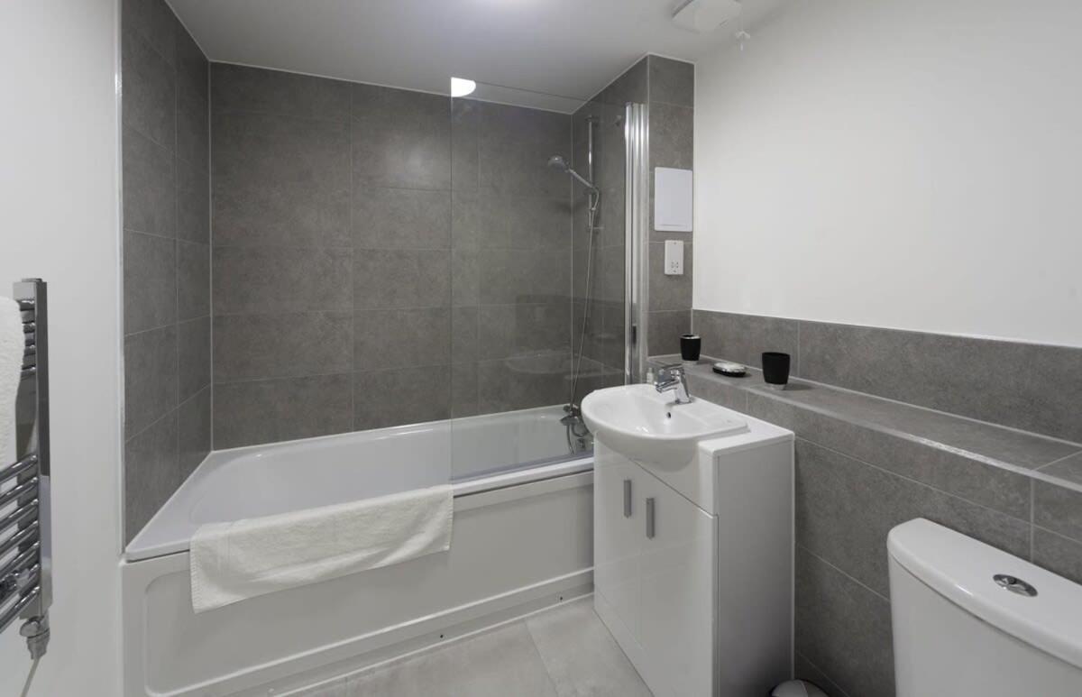 Modern And Bright 2 Bed Apartment In Ashford Ашфорд Екстериор снимка