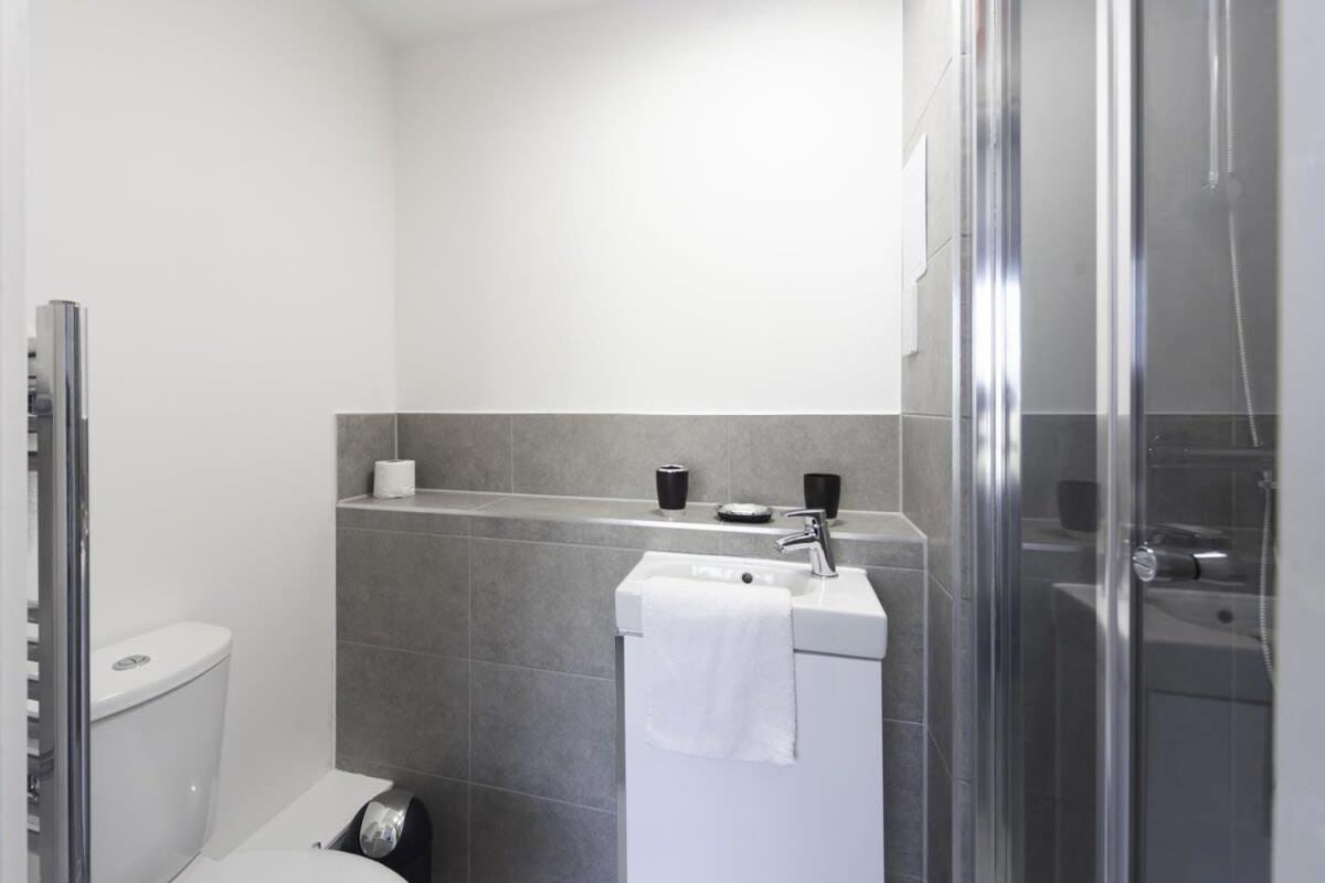 Modern And Bright 2 Bed Apartment In Ashford Ашфорд Екстериор снимка